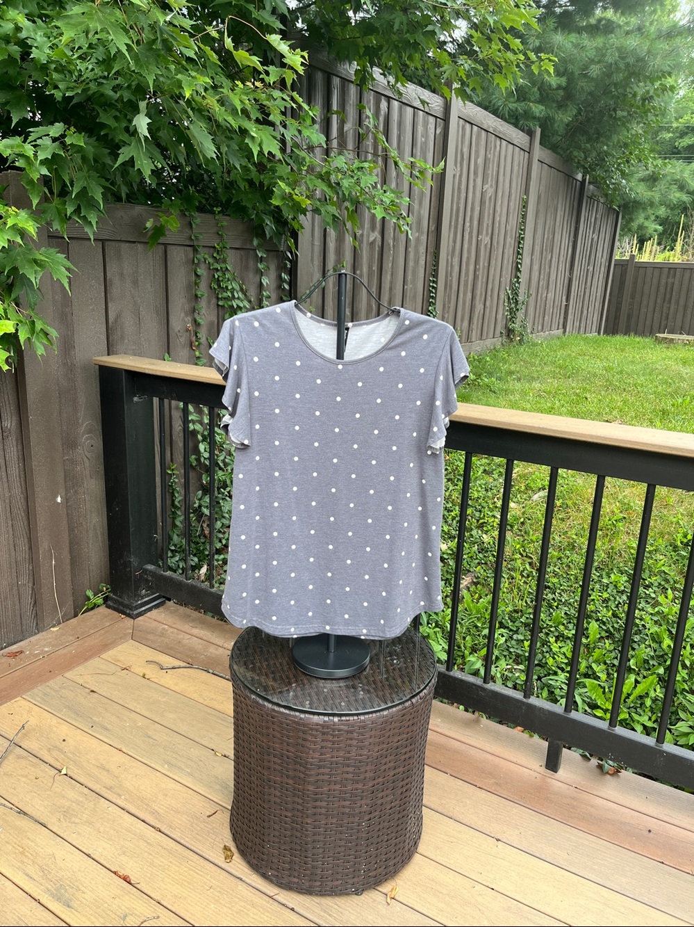 W: Modern tee - gray w/ white polka dot flutter cap sleeve relaxed fit- flowy